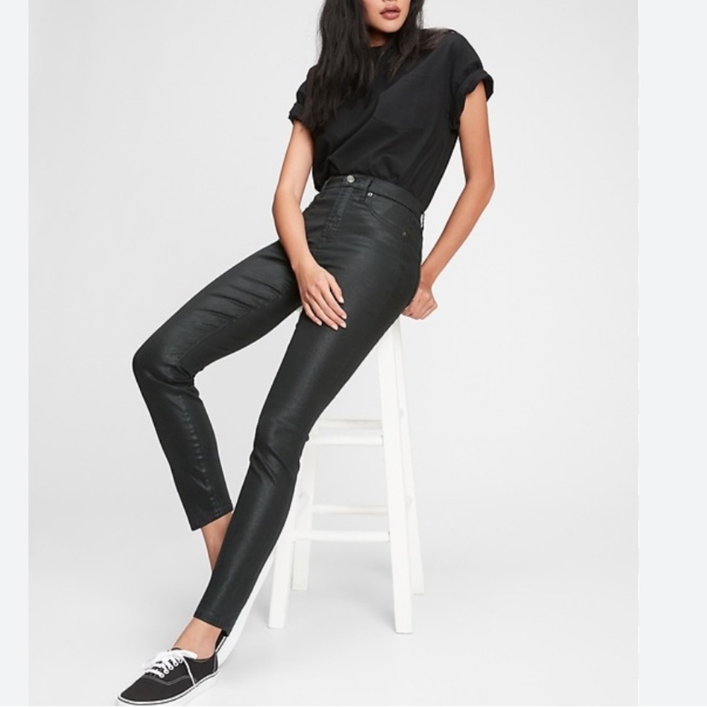 GAP TRUE SKINNY HIGH RISE IN SHINEY BLACK